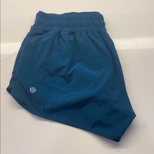 Lululemon Hotty Hot Shorts 2.5”